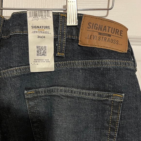 Signature by Levi Strauss Dark Wash Relaxed Jeans - Picture 6 of 9